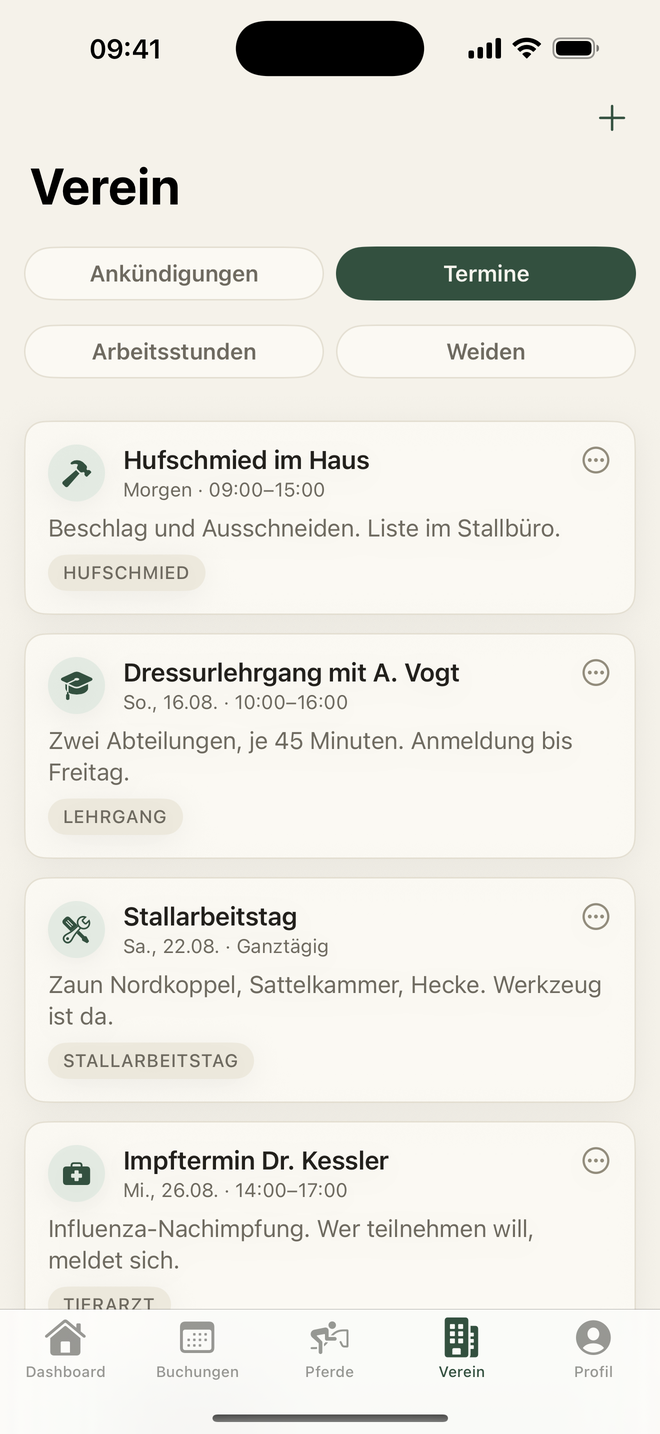 Der Stallkalender: Hufschmied, Dressurlehrgang, Stallarbeitstag und Impftermin als Karten mit Datum und Uhrzeit.